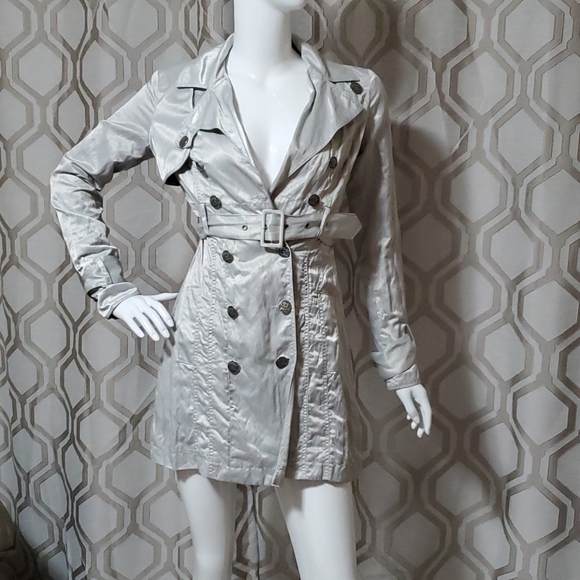 Foxy Jean soft silver wrinkled trench - Picture 2 of 10